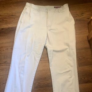 Mens Vineyard Vines kakis. Very lightly worn. Size 34x30
